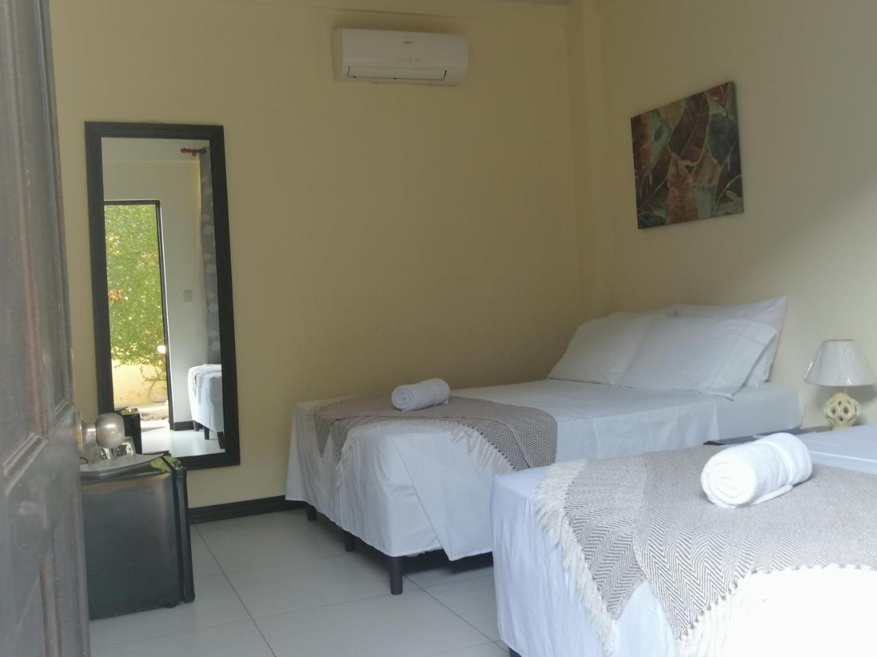 Cabinas Gosen Puntarenas Zewnętrze zdjęcie